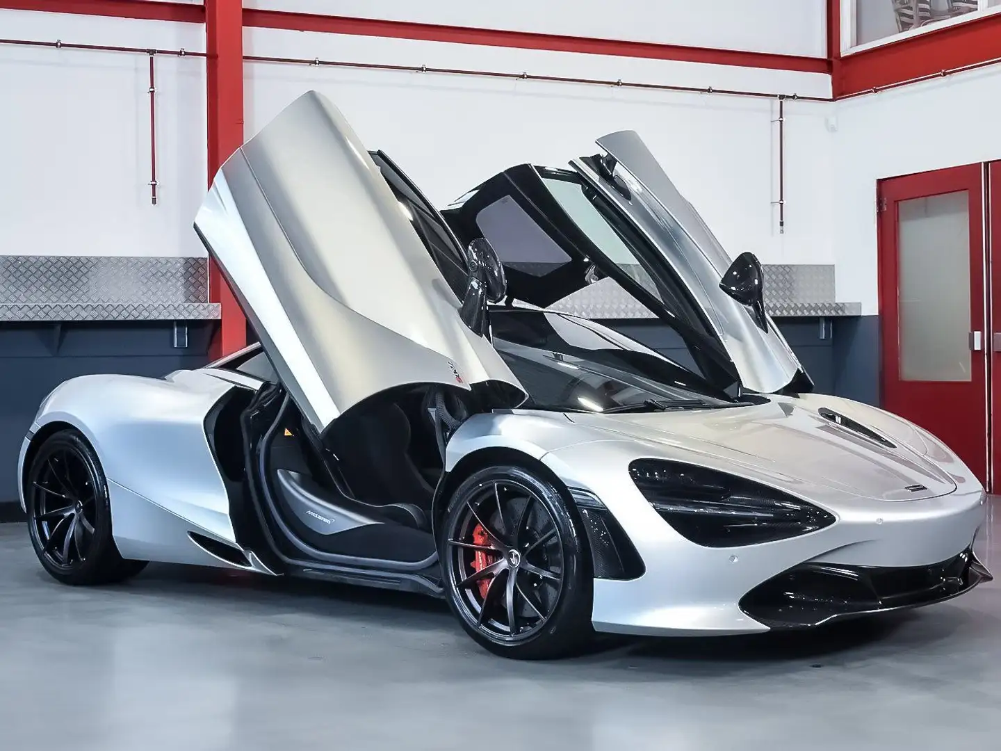 McLaren 720S ONLY 79 KM   Coupe 4,0L V8 Twin Turbo Plateado - 2