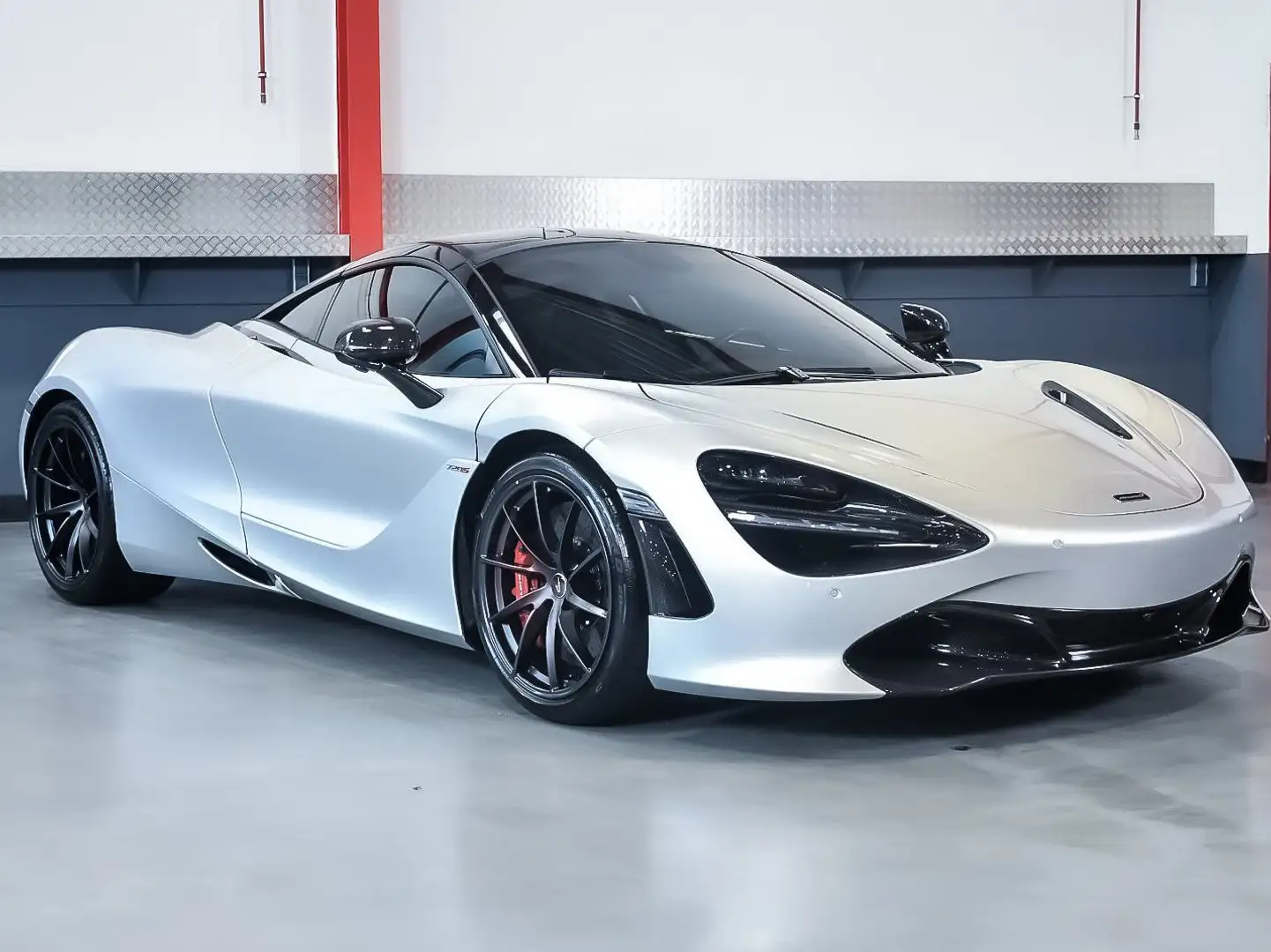 McLaren 720S ONLY 79 KM   Coupe 4,0L V8 Twin Turbo Plateado - 1