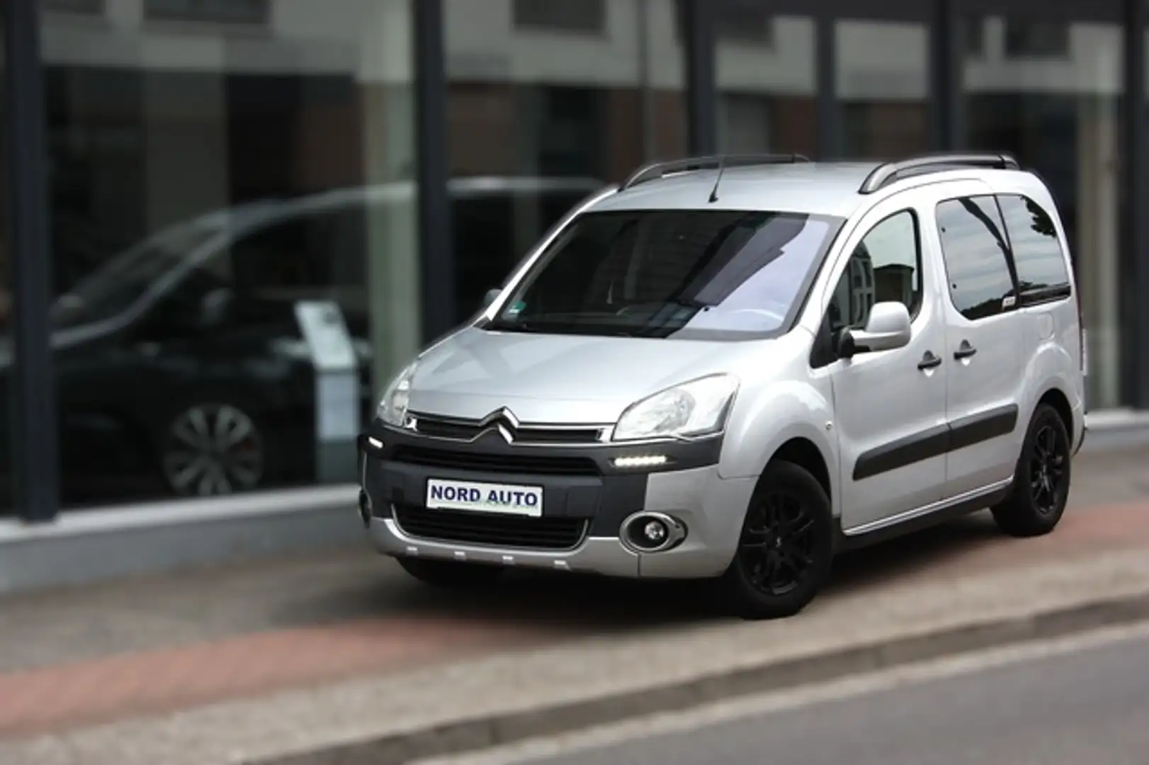 Citroen Berlingo 1.6D Mulstispace XTR Klima/Pdc/Temp Silber - 1