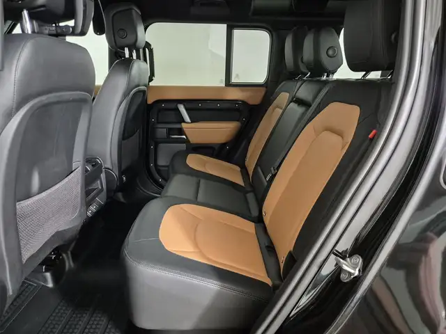 Land Rover Defender view 5