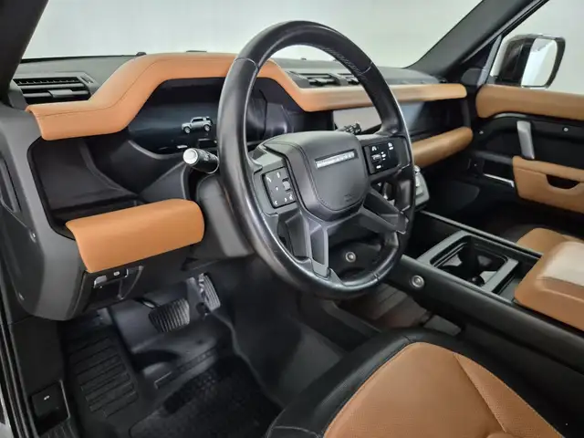 Land Rover Defender view 15