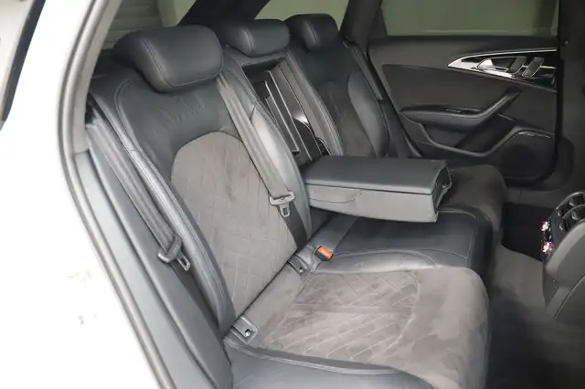 Audi RS6 view 12