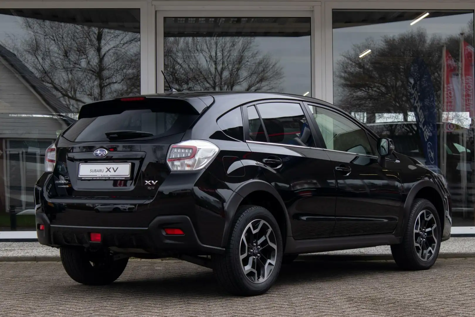 Subaru XV 2.0 CVT Comfort | Trekhaak | Climate control | Cru Zwart - 2