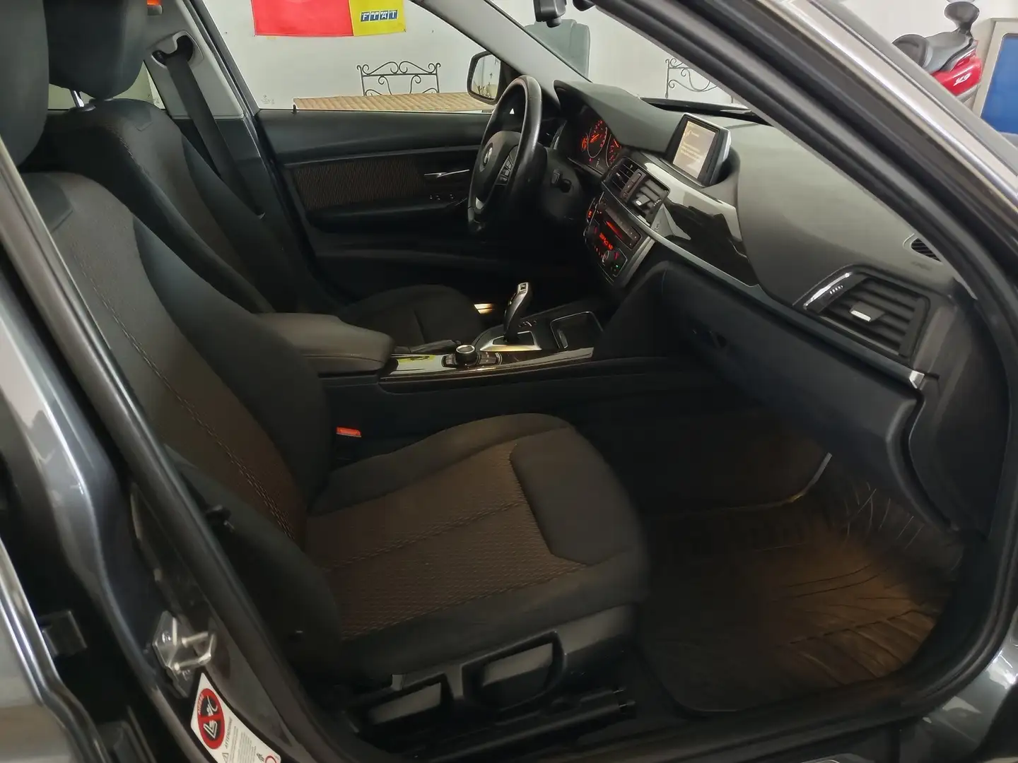 BMW 320 Serie 3 F30 2011 Berlina 320d m sport Gris - 2