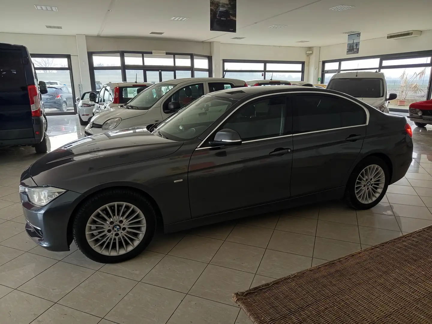 BMW 320 Serie 3 F30 2011 Berlina 320d m sport Gris - 1