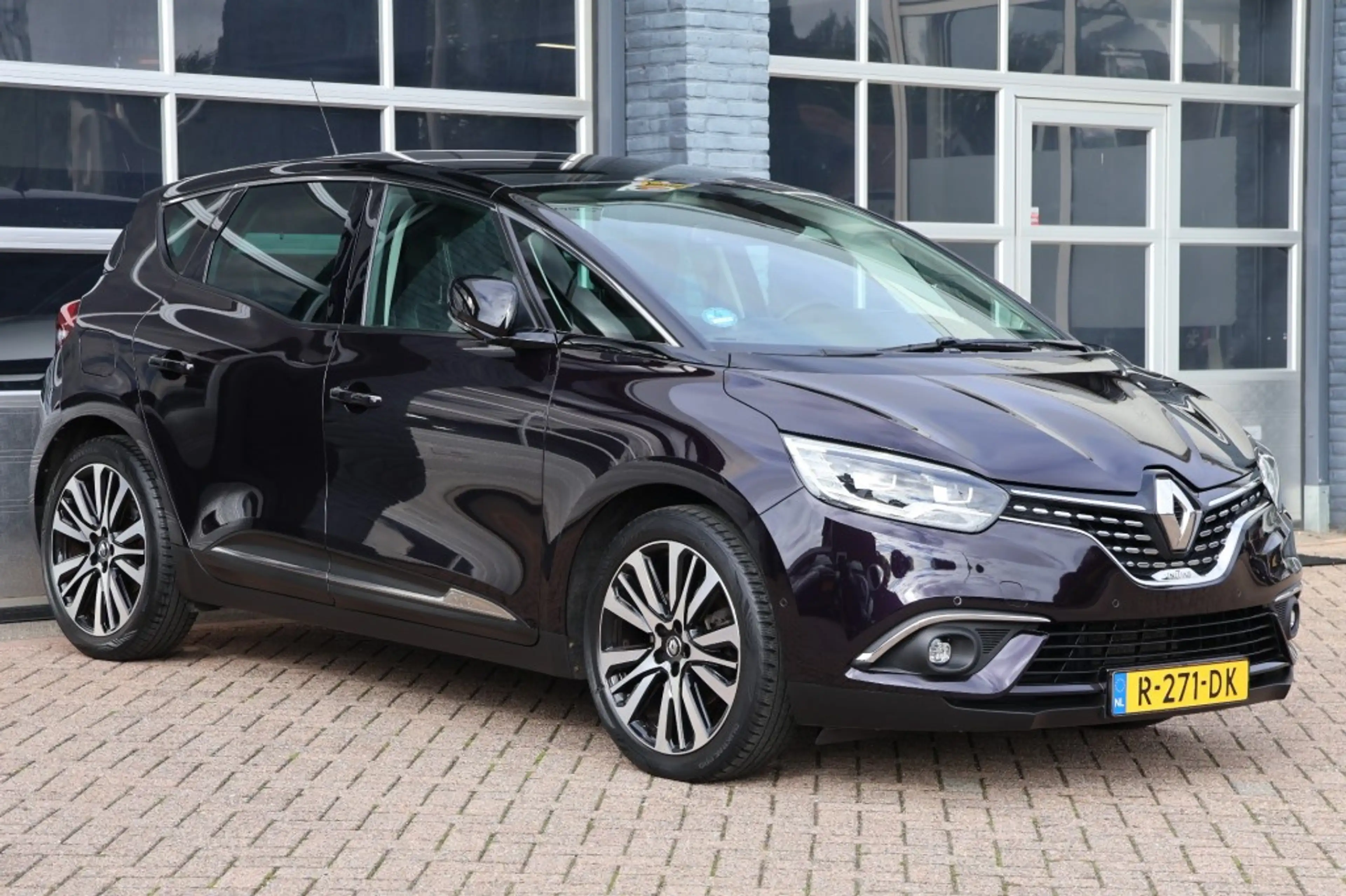 Renault Scenic 1.2 TCe Initiale Paris, leder, pano, navi etc. etc — photo 3