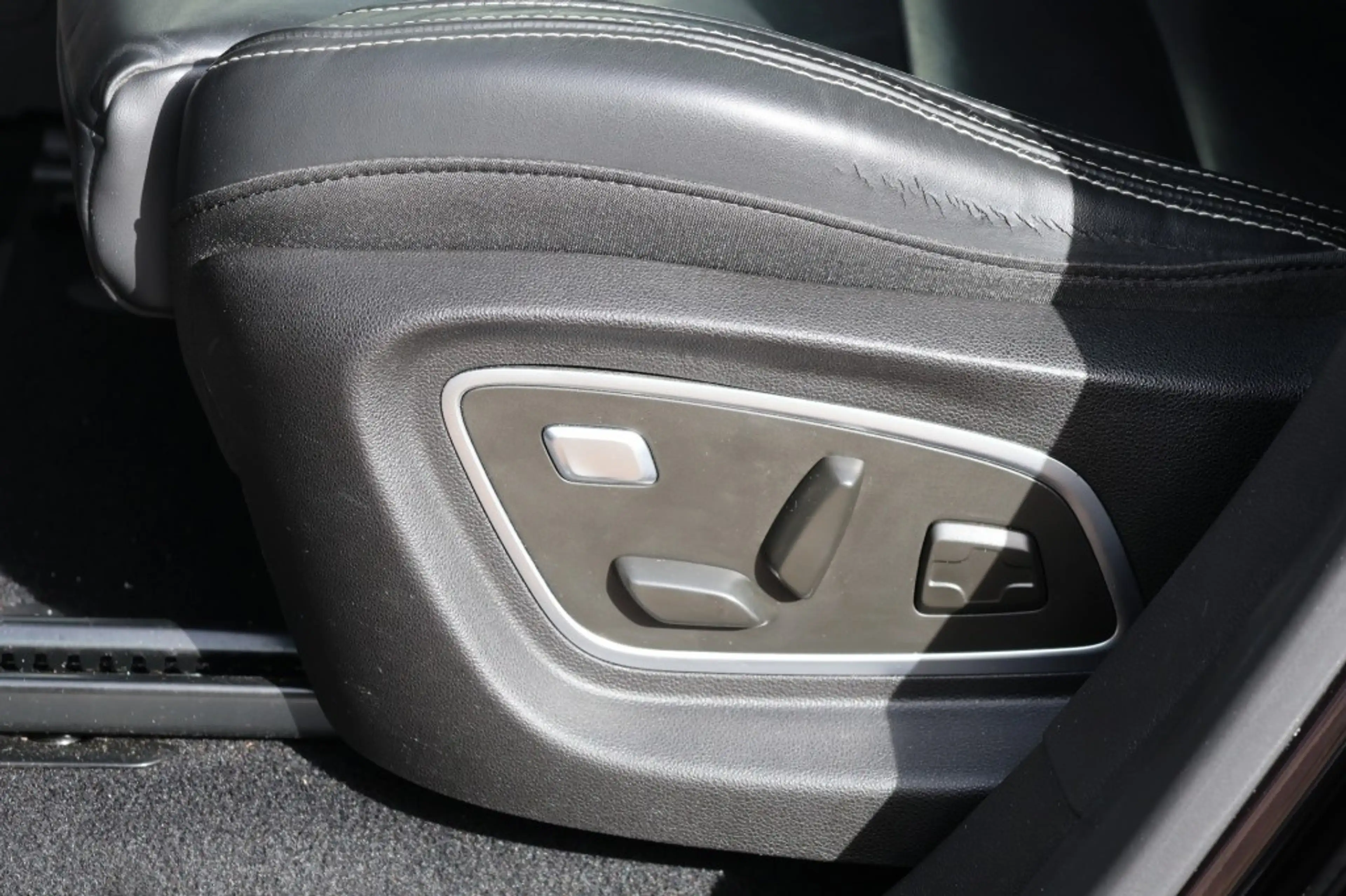 Renault Scenic 1.2 TCe Initiale Paris, leder, pano, navi etc. etc — photo 9