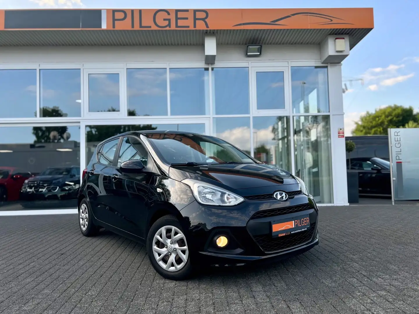 Hyundai i10 blue Trend Shz*Tempomat*Klima*Allwetter*4Tür Schwarz - 1