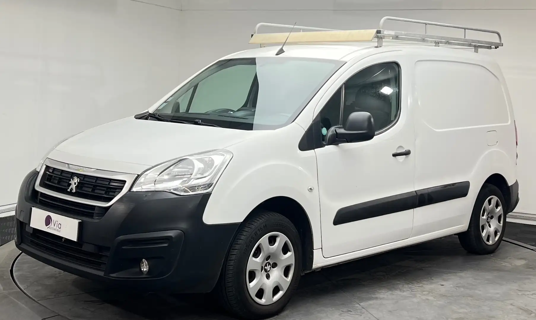 Peugeot Partner STANDARD 1.6 BLUEHDI 100 S\u0026amp;S BVM5 PREMIUM PACK Blanc - 1