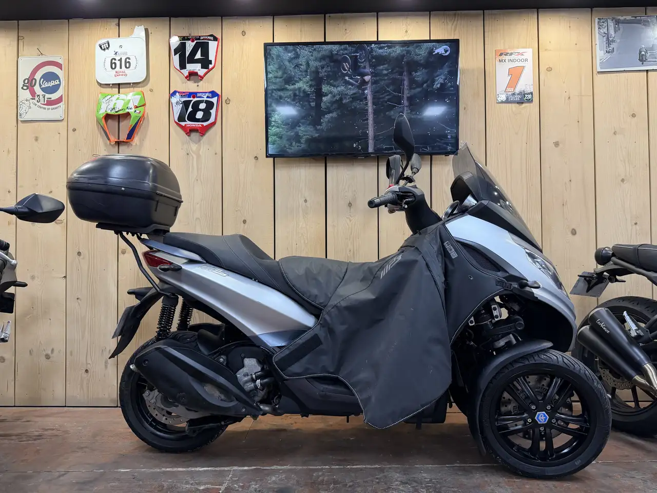 Piaggio MP3 300