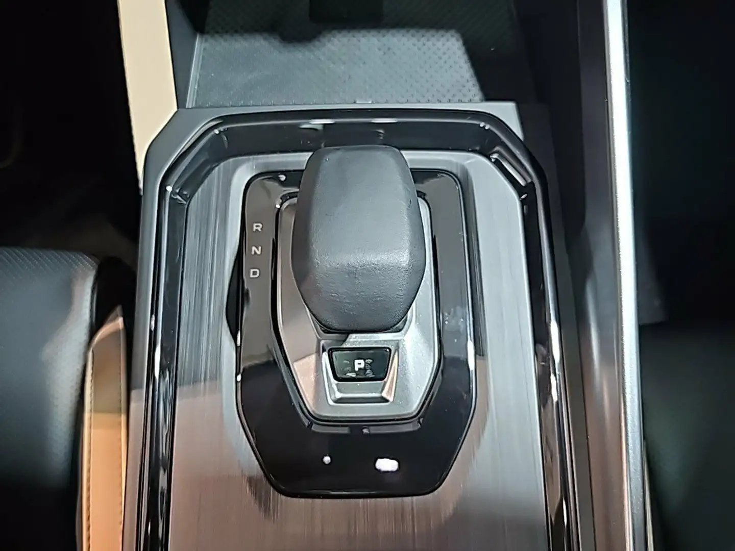 Livan 1.5 VVT 174CV Grijs - 2