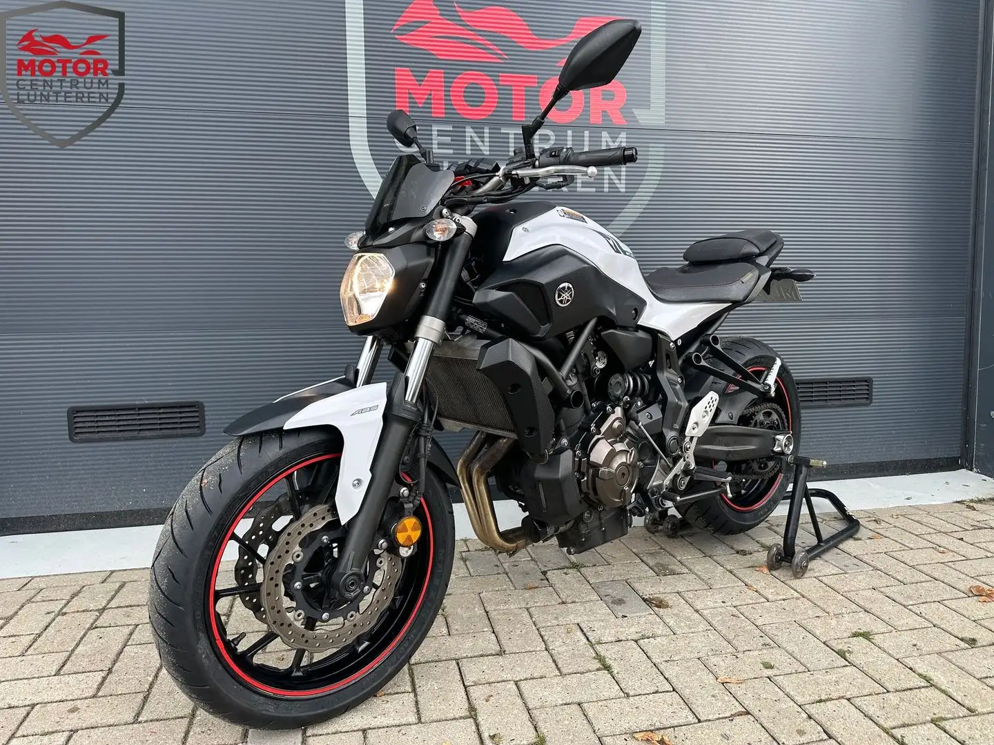 Yamaha MT-07 ABS Wit - 2