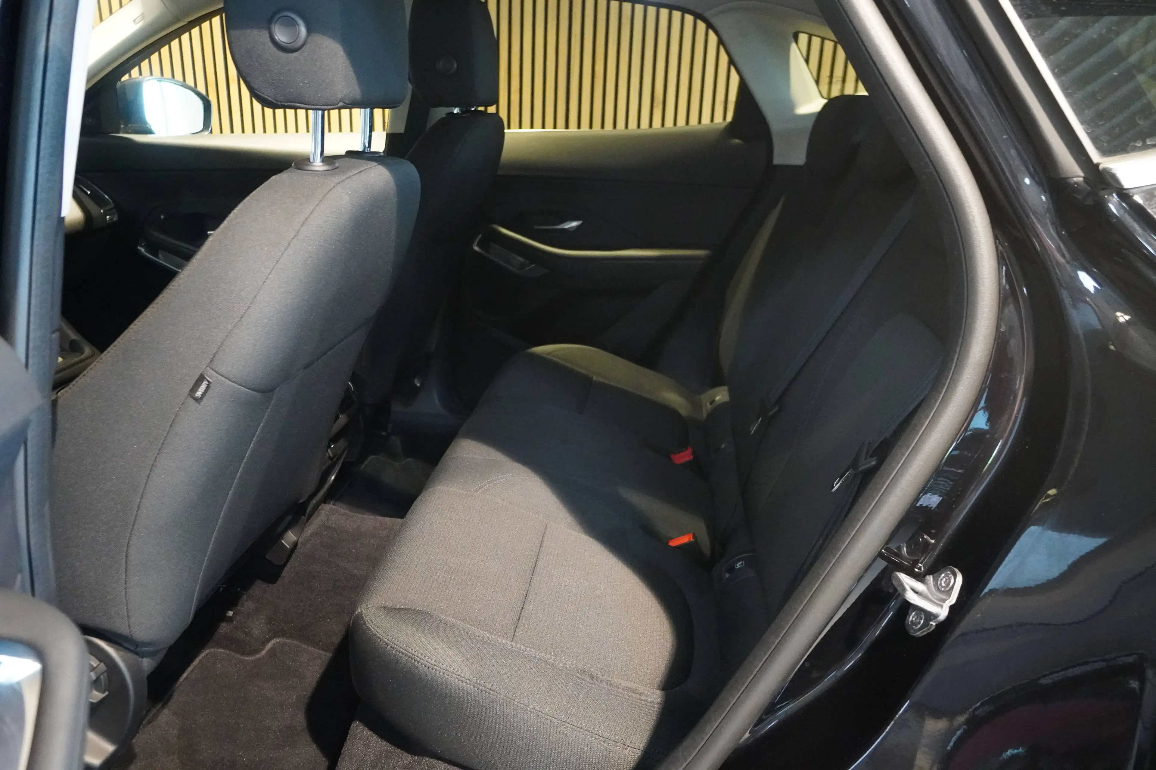 Jaguar E-Pace 2.0 TD AWD - 1 HD-U-Frei-Apple Carplay-Top Zust — photo 10