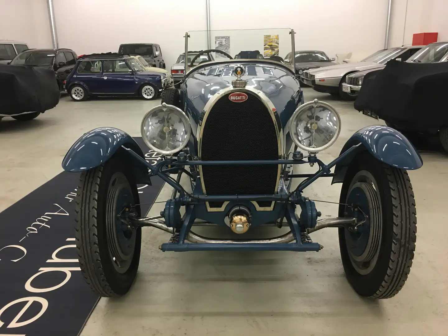 Bugatti T43 Sports Tourer Pur Sang Blau - 2