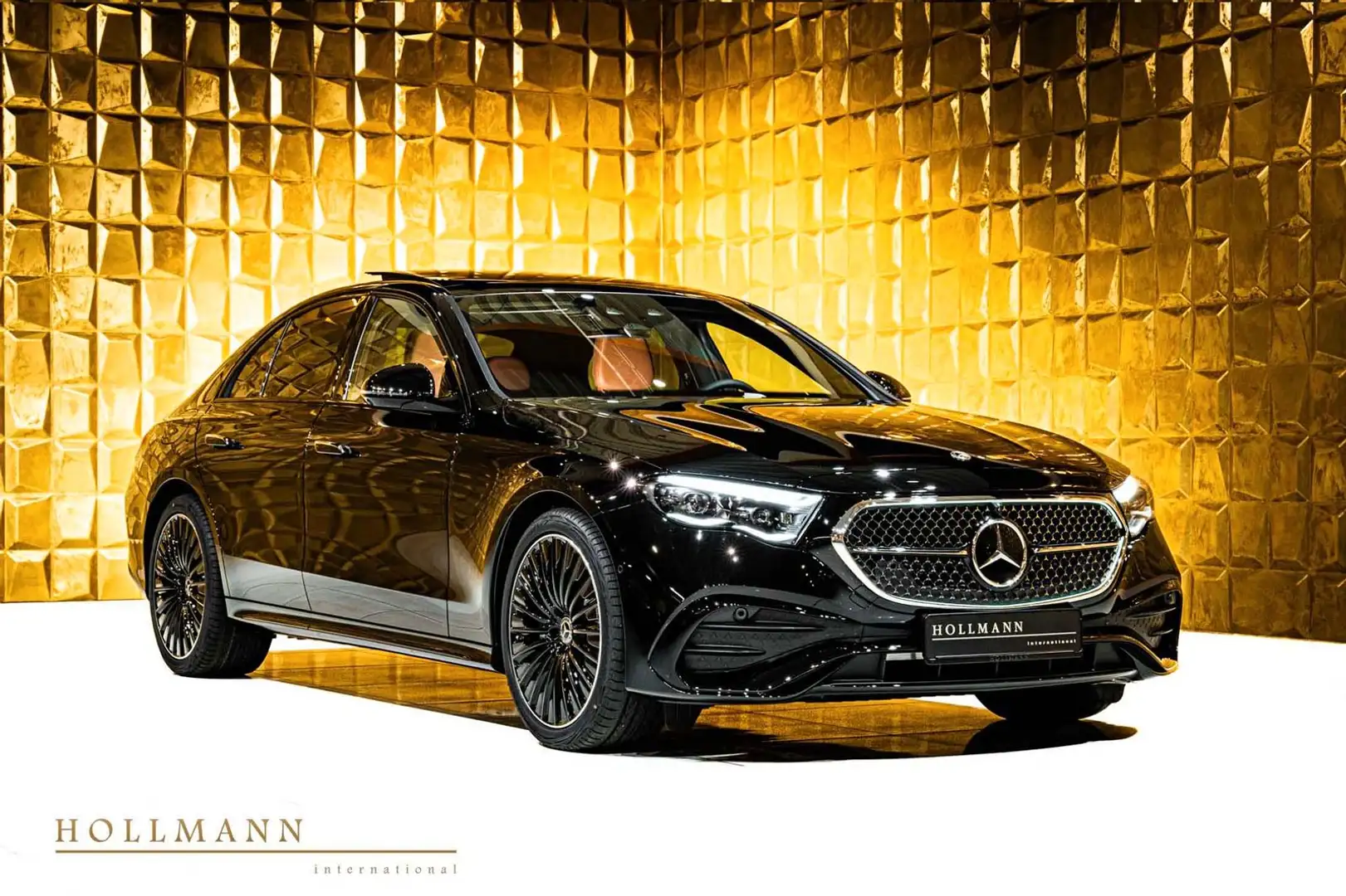 Mercedes-Benz E 200 + AMG LINE PREMIUM PLUS + PANO + MBUX Černá - 1
