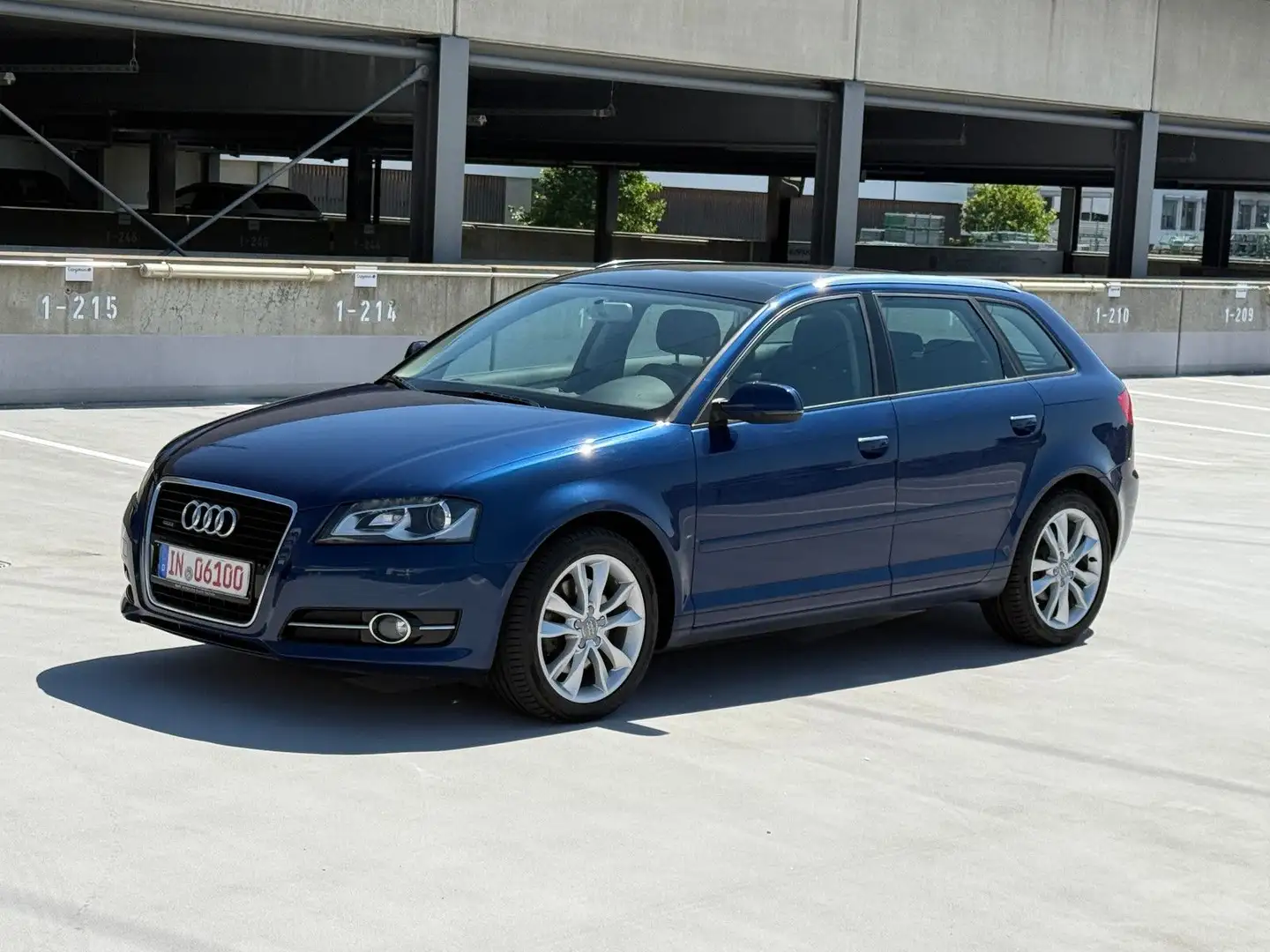 Audi A3 Sportback 2.0 TFSI quattro S-tronic Pano Modrá - 1