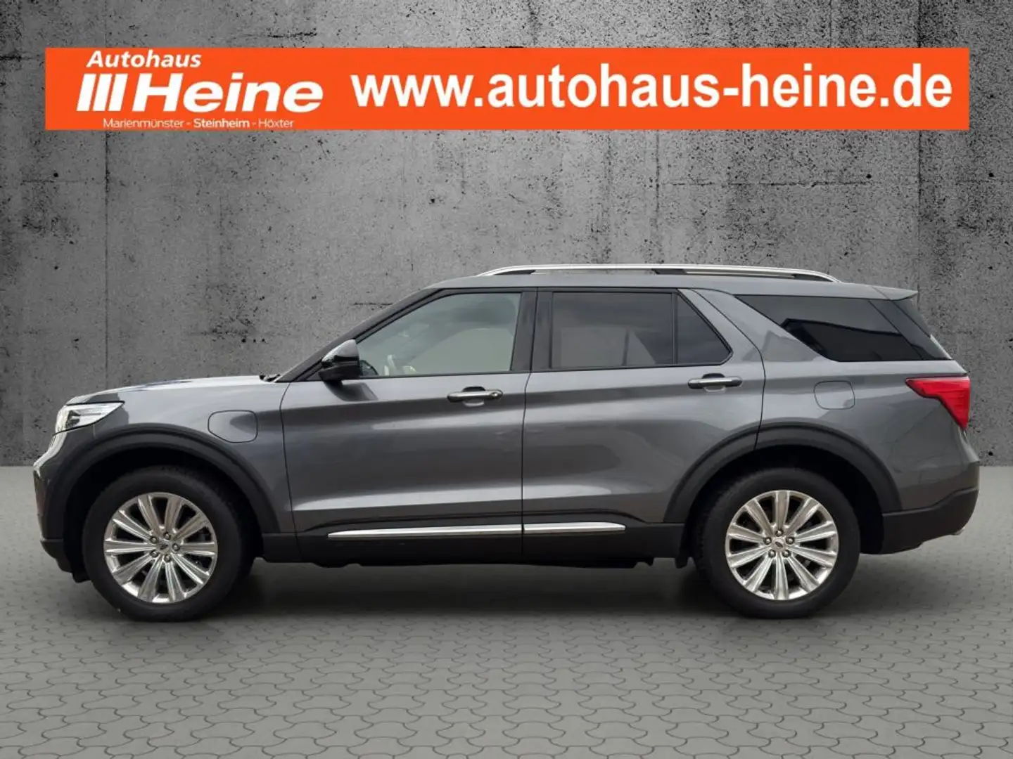 Ford Explorer PLATINUM PHEV 3.0 Ltr. 457 PS *AHK*PANO* Gris - 2