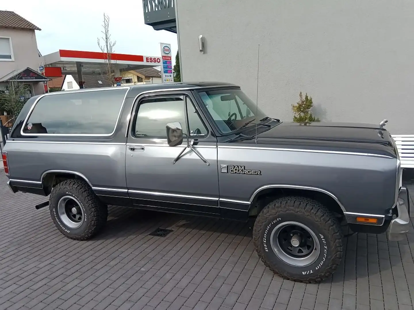 Dodge Ram Charger 150 Royal Gri - 1