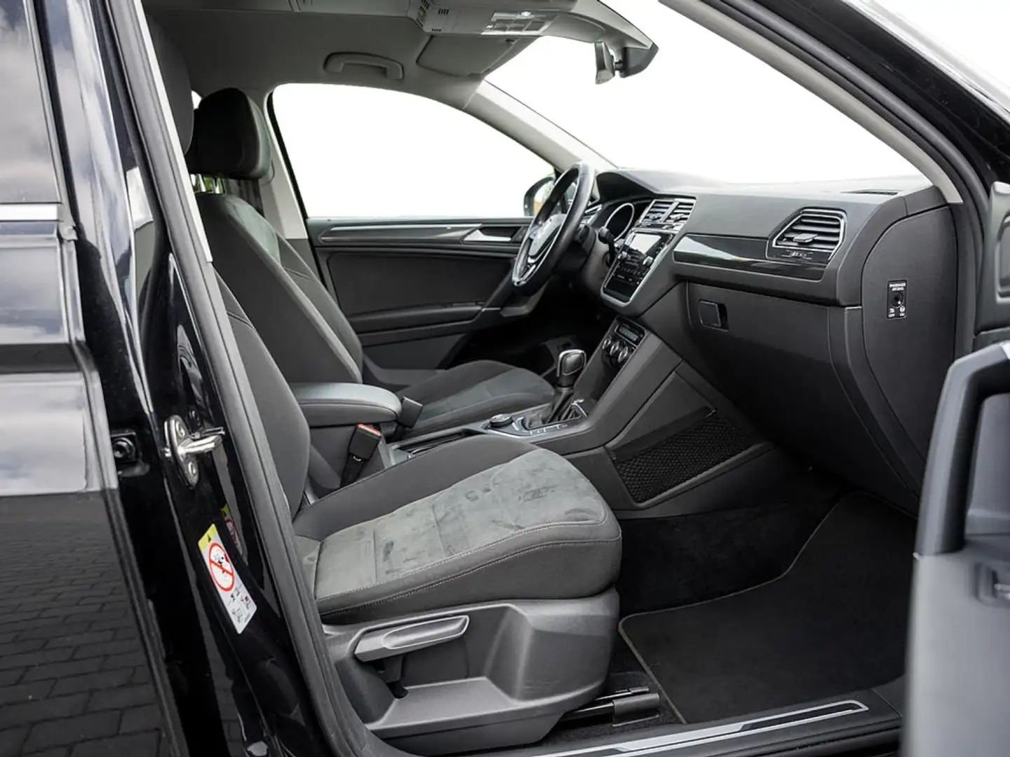 Volkswagen Tiguan Allspace 2.0 TDI Highline 4M 7-SITZER Negro - 2