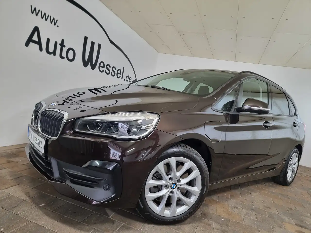 BMW 225