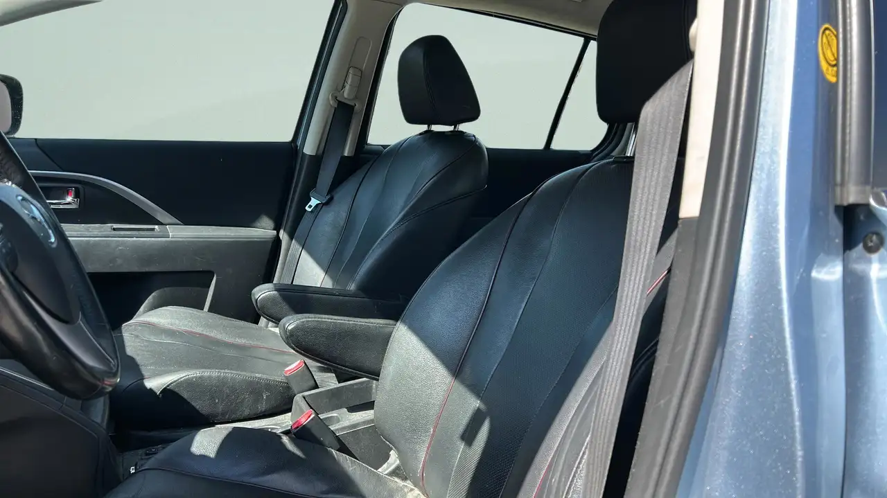 Mazda 5 снимка Mazda 5