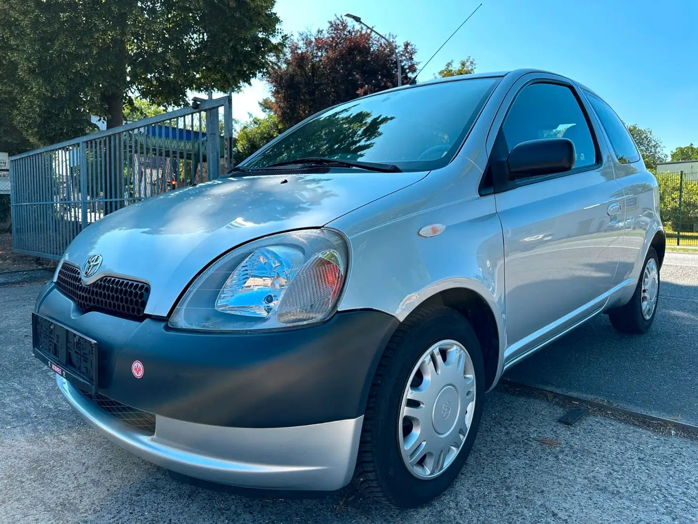 Toyota Yaris 1.0 linea luna - 2