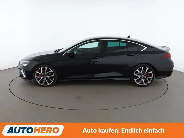 Opel Insignia view 3