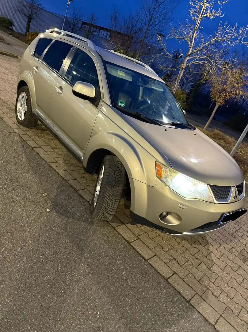 Mitsubishi Outlander 2.2 DI-D 4WD Instyle 7 Sitzer VollLeder - 2