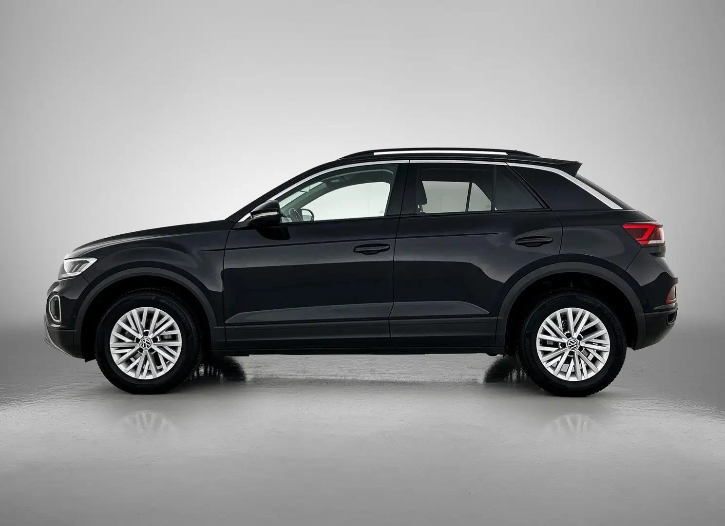 Volkswagen T-Roc 1.0 TSI Life 110 PK | Apple Carplay | Android Auto Zwart - 2