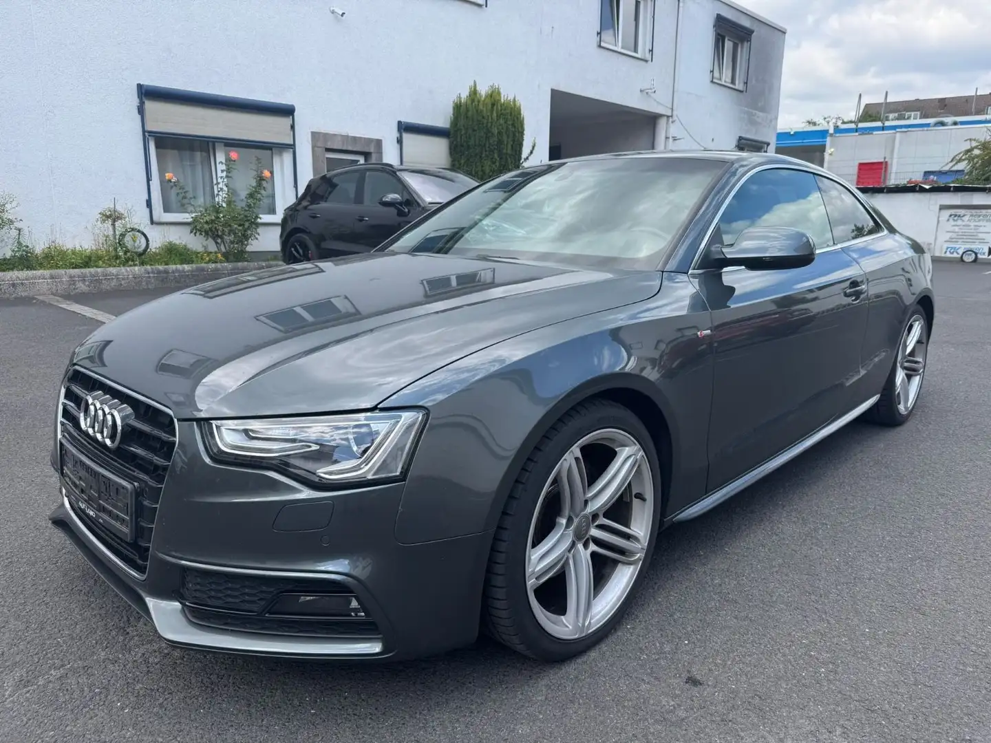 Audi A5 Coupe 2.0 TDI Sline Sport Plus Grau - 1