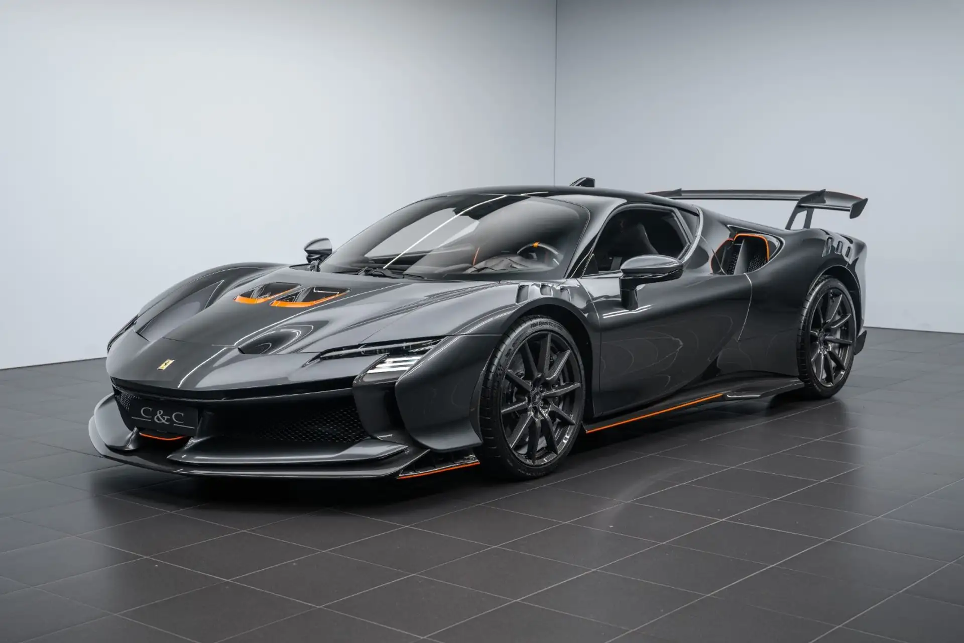 페라리 SF90 XX Stradale Tailor Made 2026 건메탈 사진 1