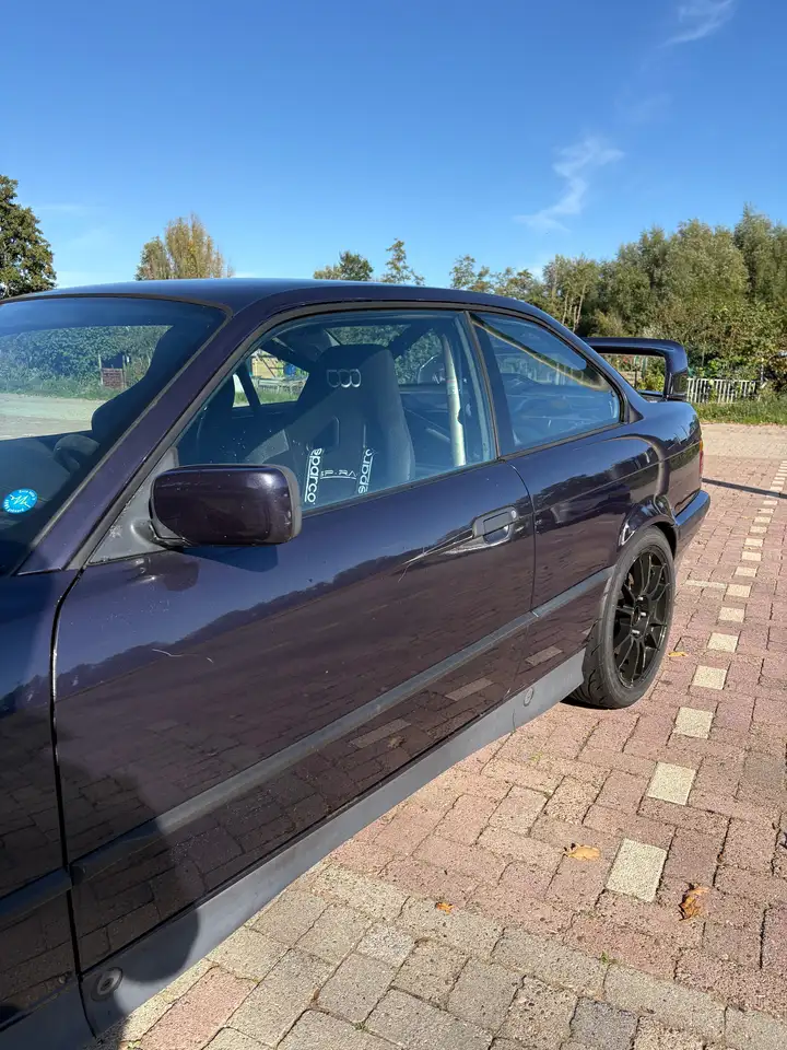 BMW 323i Executive, foto 4
