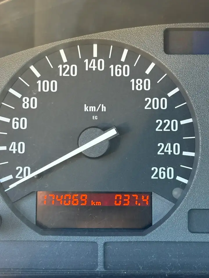 BMW 323i Executive, foto 12