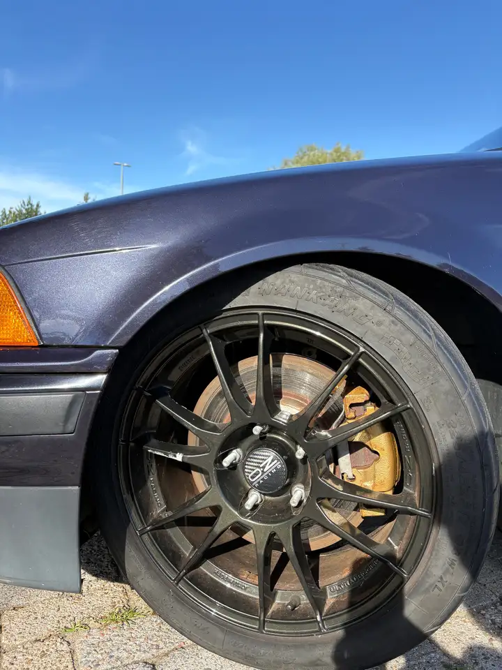BMW 323i Executive, foto 2
