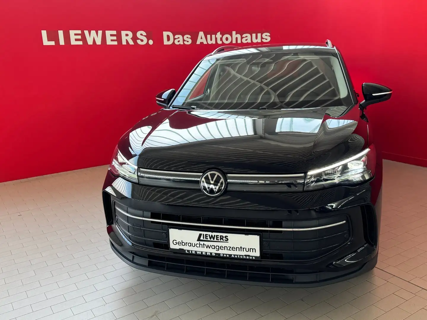 Volkswagen Tiguan Life eTSI DSG Schwarz - 2