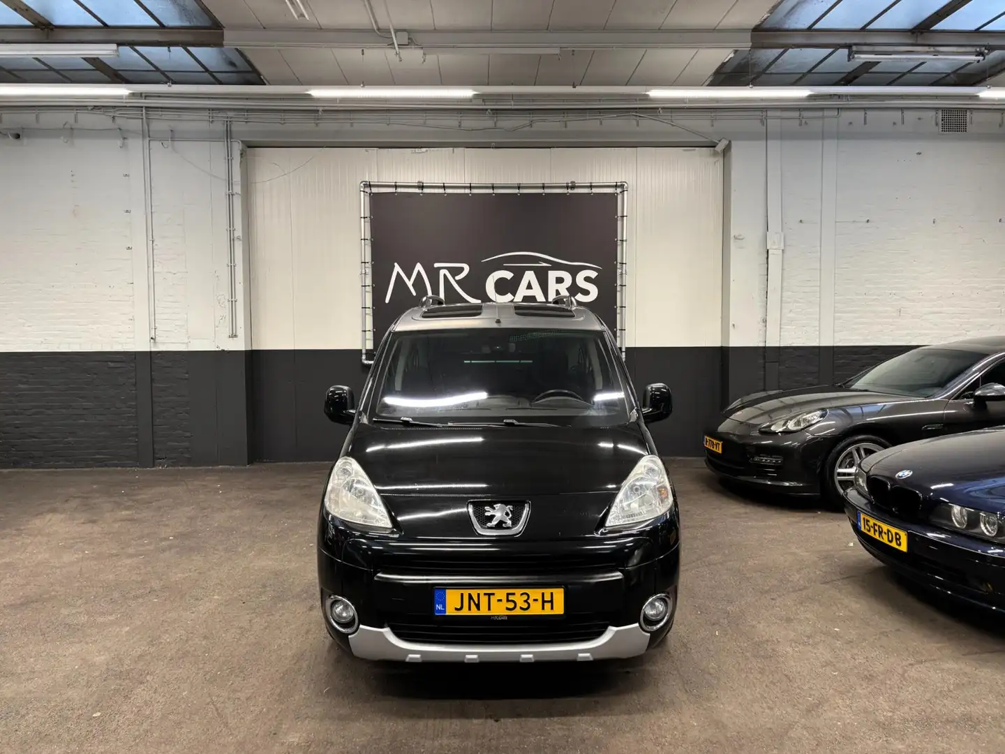 Peugeot Partner Tepee 1.6 XR 5.Persoons benzine Zwart - 1