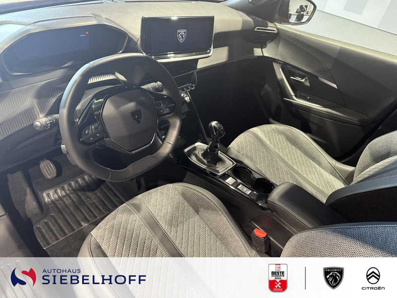 Peugeot 2008 Allure PureTech 100 — photo 12