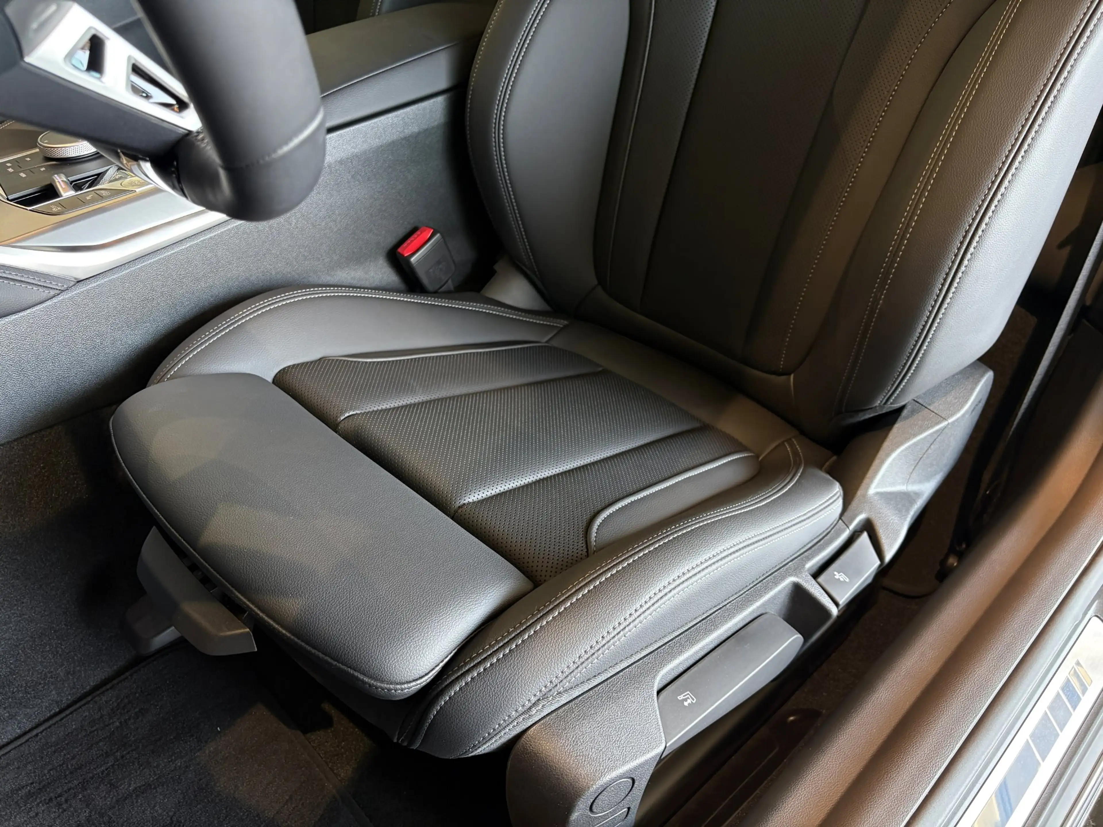 BMW 230 i Steptronic Coupe M Sport Navi Bluetooth PDC MP3 — photo 10