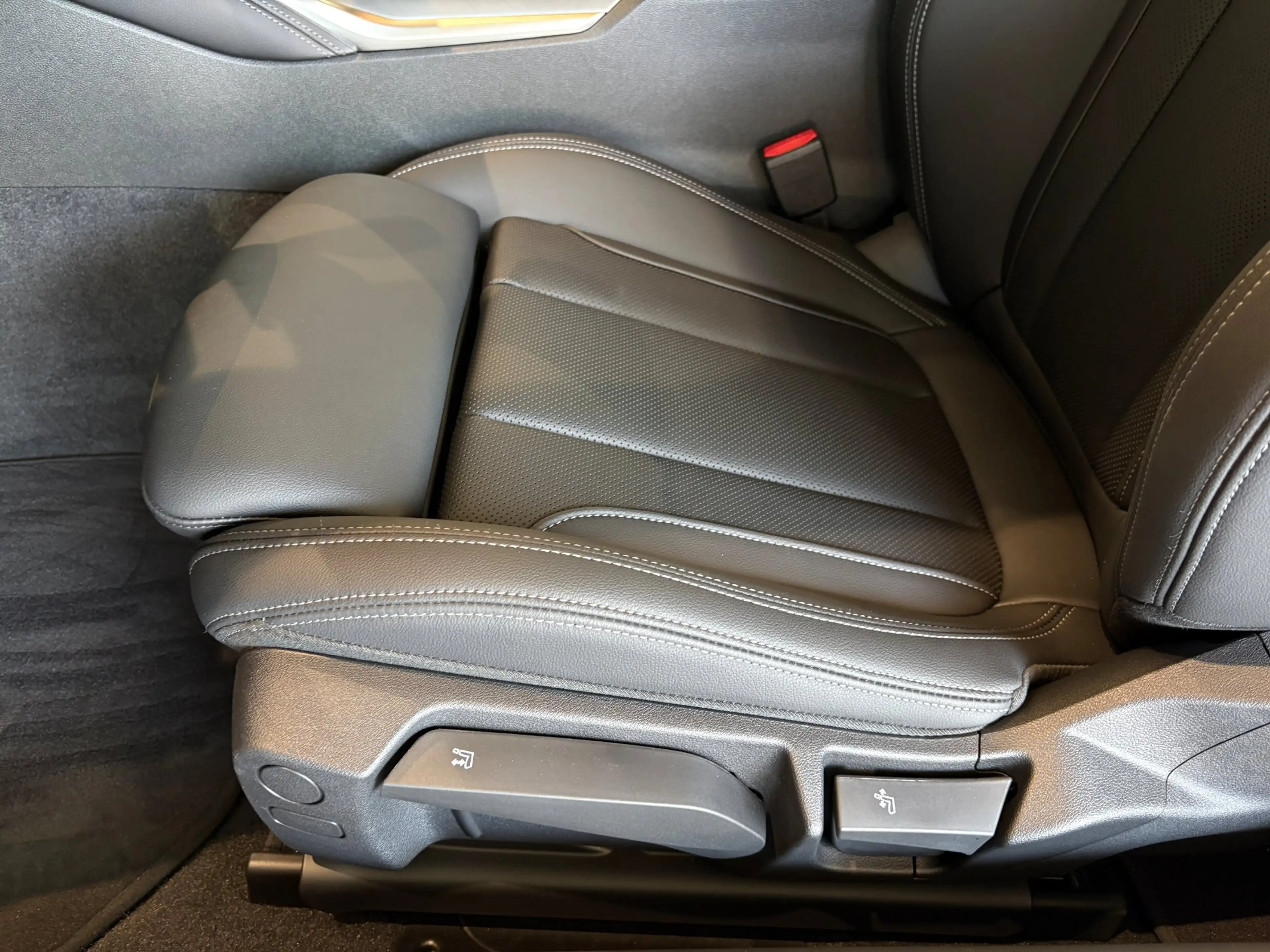 BMW 230 i Steptronic Coupe M Sport Navi Bluetooth PDC MP3 — photo 19