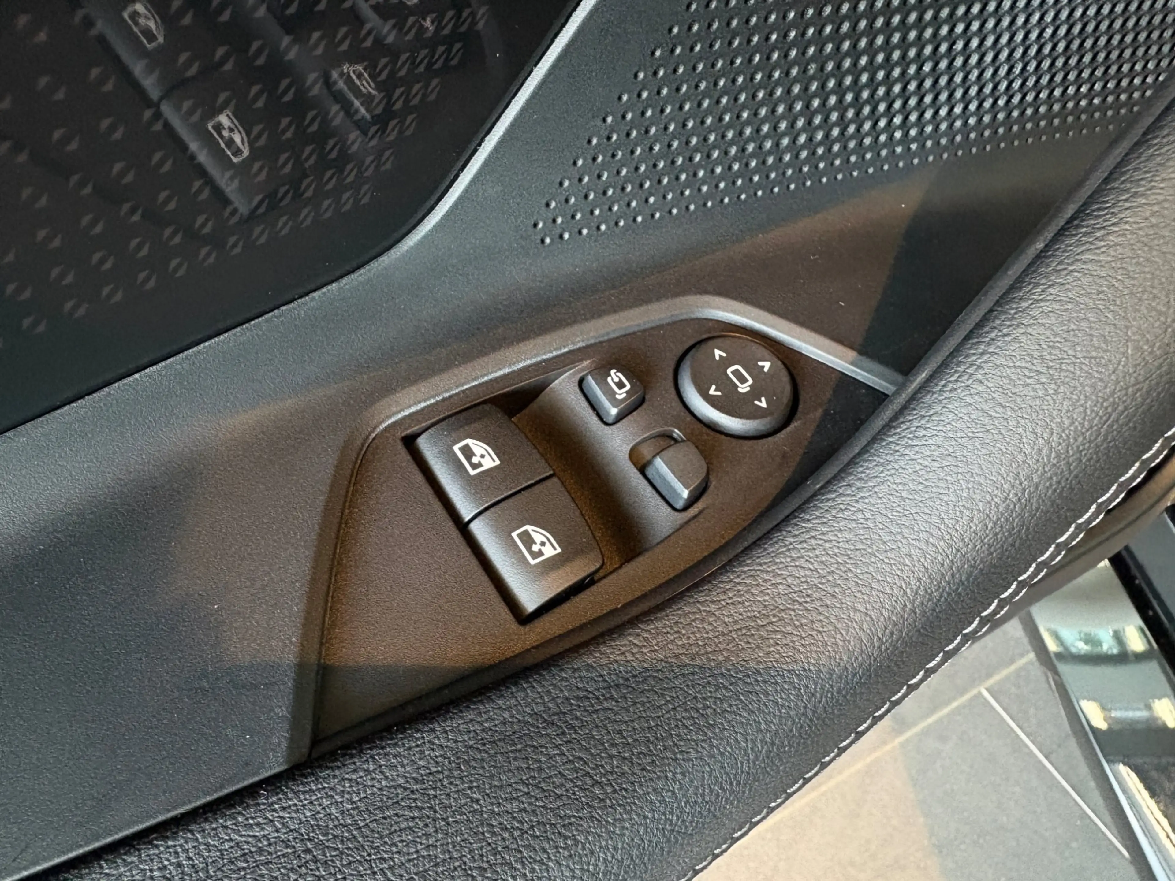 BMW 230 i Steptronic Coupe M Sport Navi Bluetooth PDC MP3 — photo 23