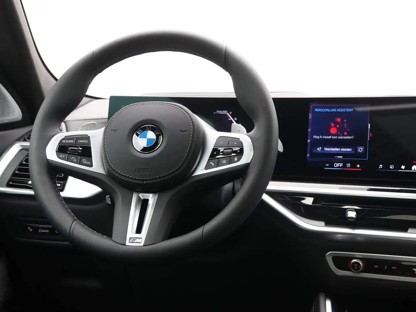 BMW X6 M60i xDrive Active Steering / Comfortzetels / Pano Grijs - 2