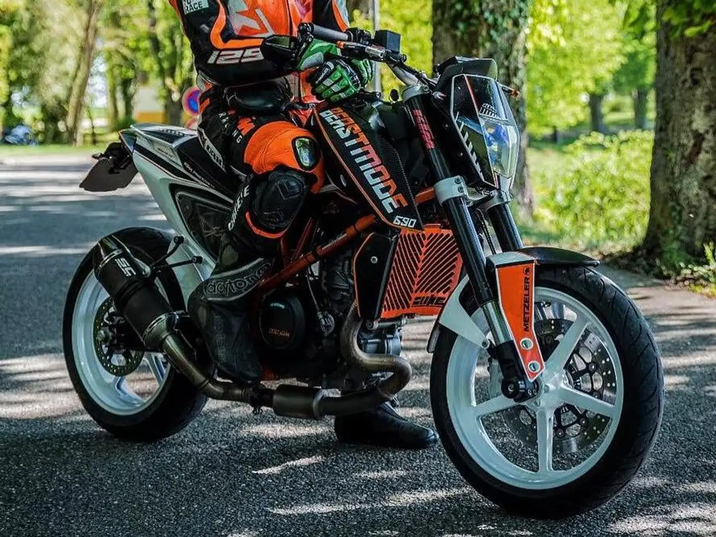 KTM 690 Duke Oranje - 2