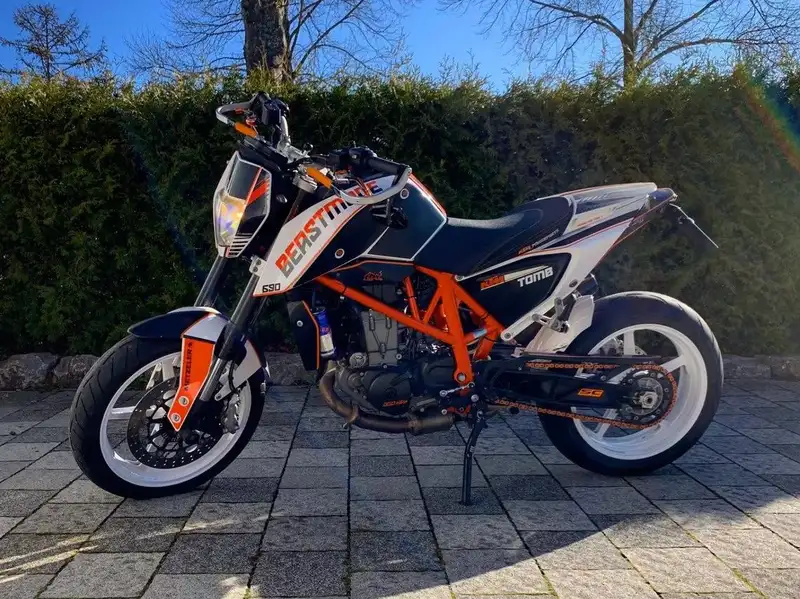 KTM 690 Duke - foto 6