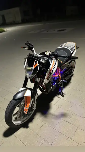 KTM 690 Duke - foto 5