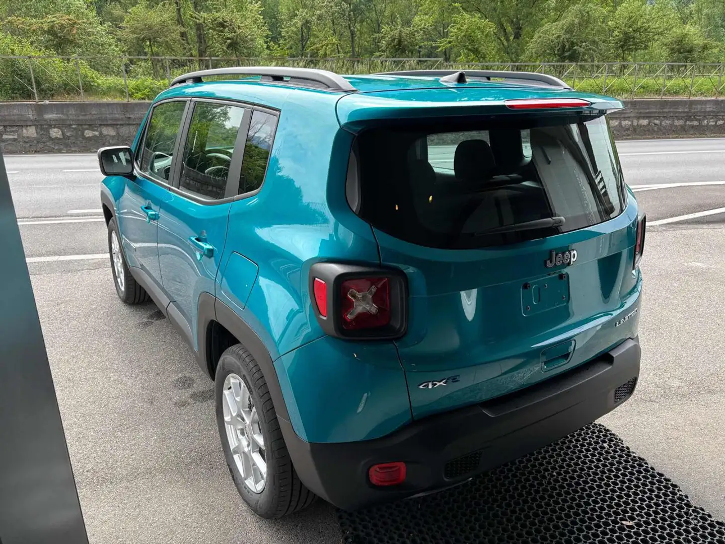 Jeep Renegade 1.3 T4 190CV PHEV 4xe AT6 Limited Verde - 2
