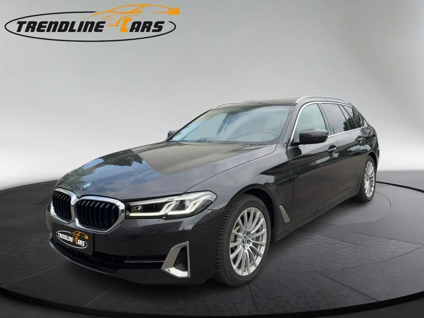 BMW 530 e Touring Aut. Schwarz - 1