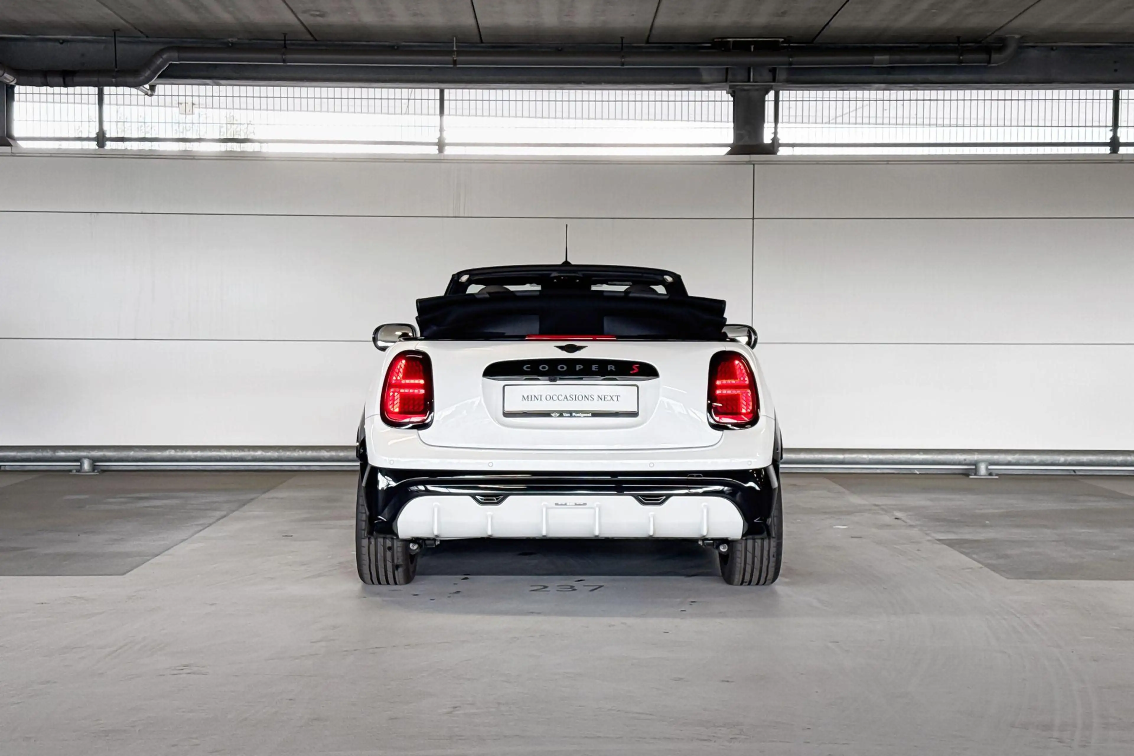 MINI Cooper S Cabrio 2.0 John Cooper Works XL — photo 7