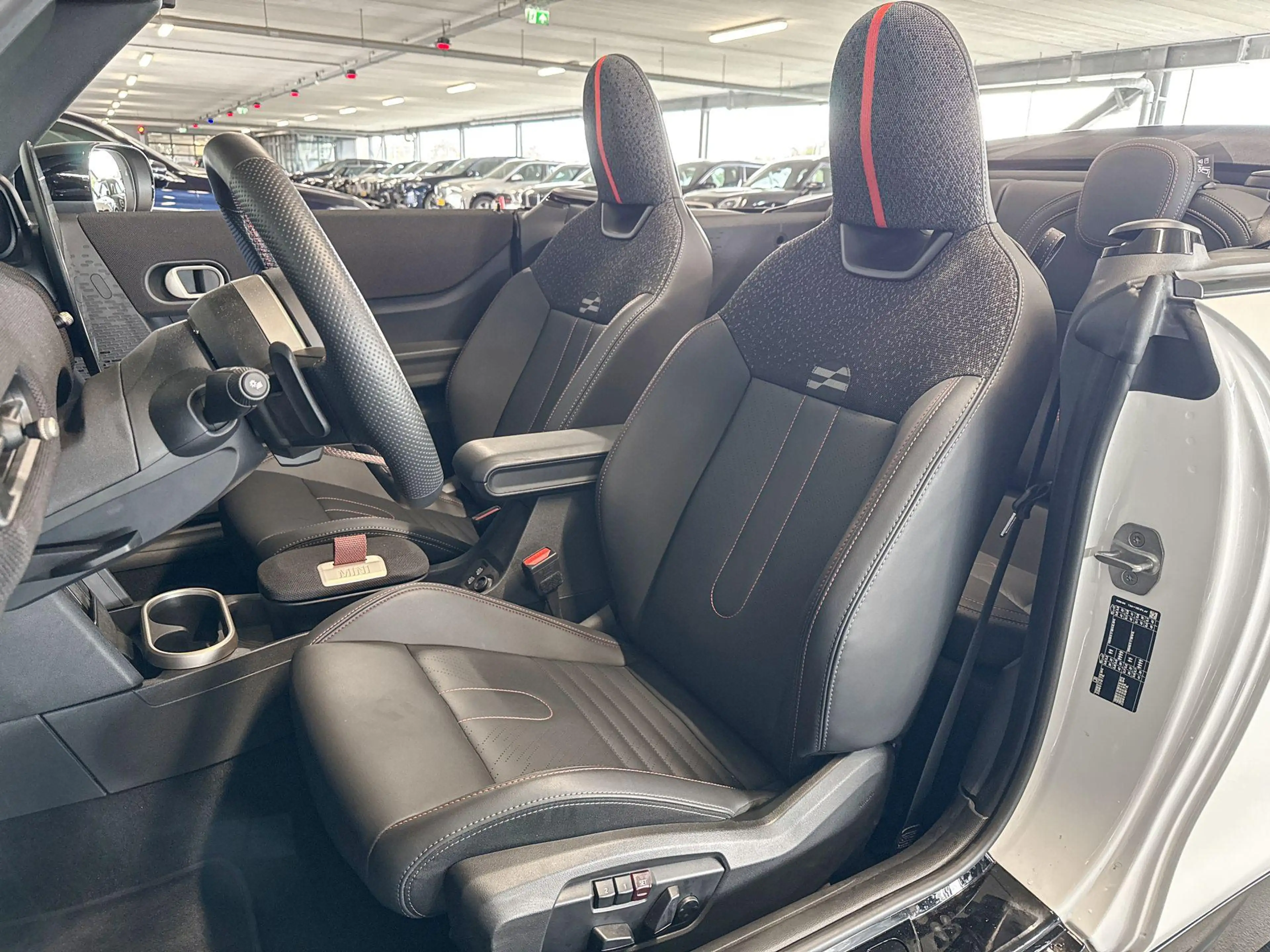 MINI Cooper S Cabrio 2.0 John Cooper Works XL — photo 9