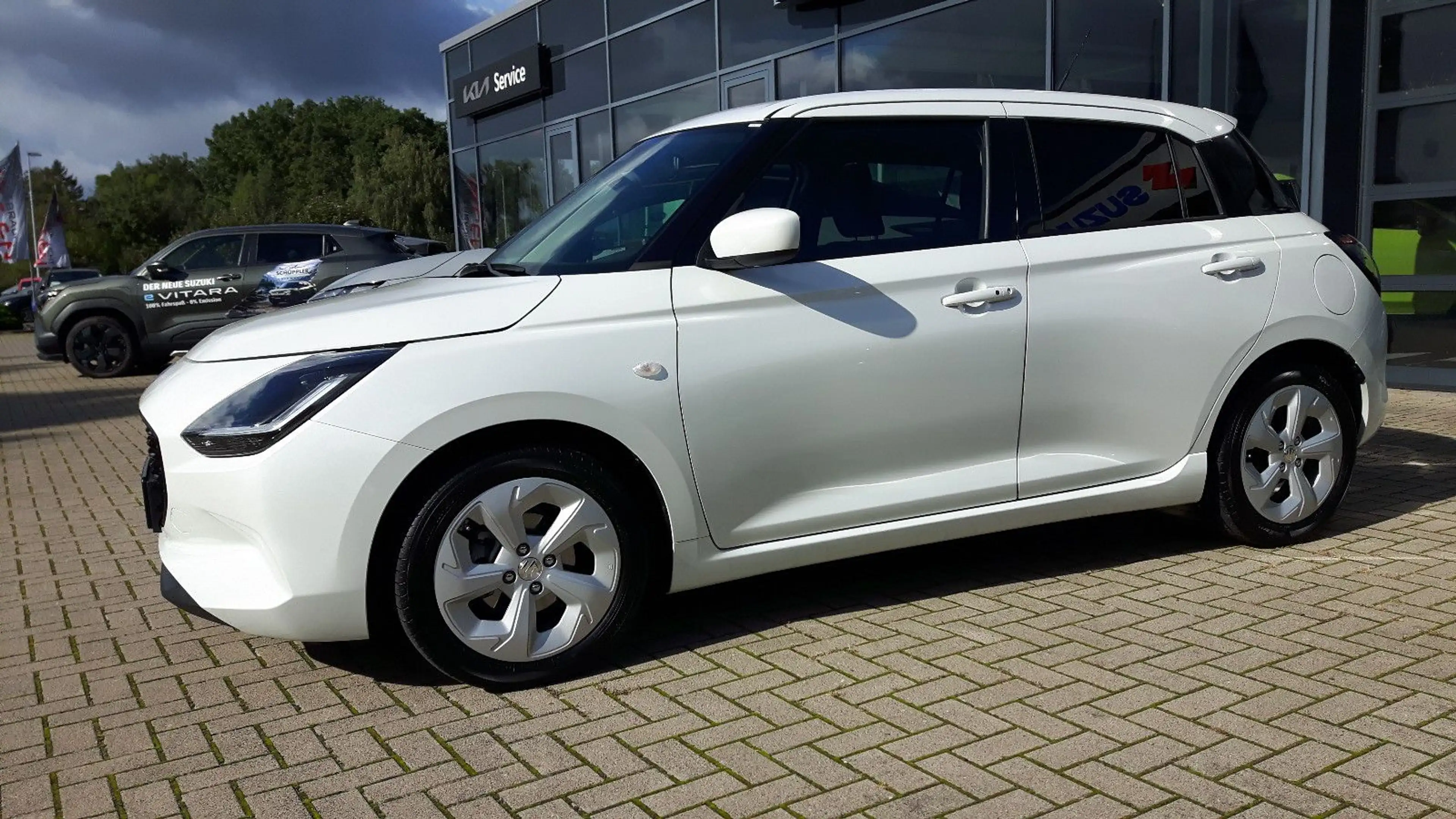 Suzuki Swift 1.2 Dualjet Hybrid 61 kW Comfort — photo 5