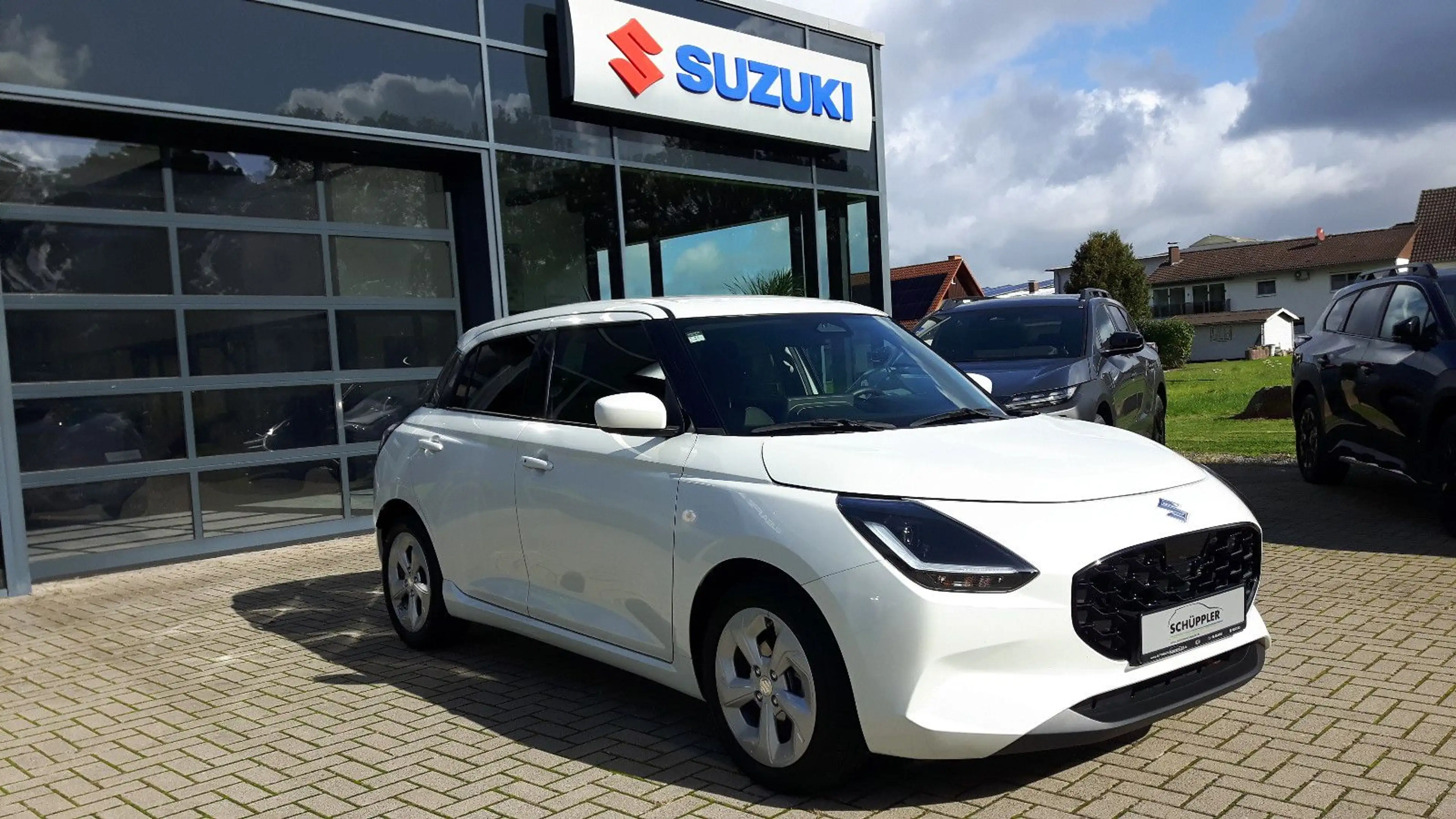 Suzuki Swift 1.2 Dualjet Hybrid 61 kW Comfort — photo 2